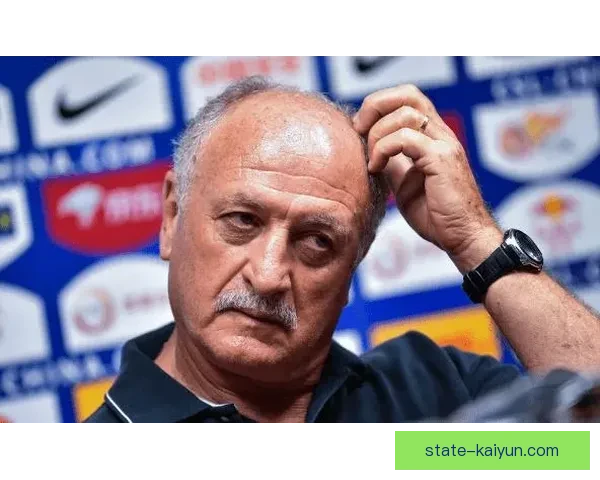 卡佩罗在足球领域的影响力持续受到关注，执教生涯再展风采。