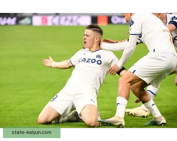 维蒂尼亚比赛阅读能力持续提升，中场组织表现稳健